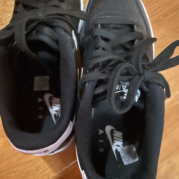 Nike Air Force black upper, white sole. Size 5Y - Picture 8 of 8